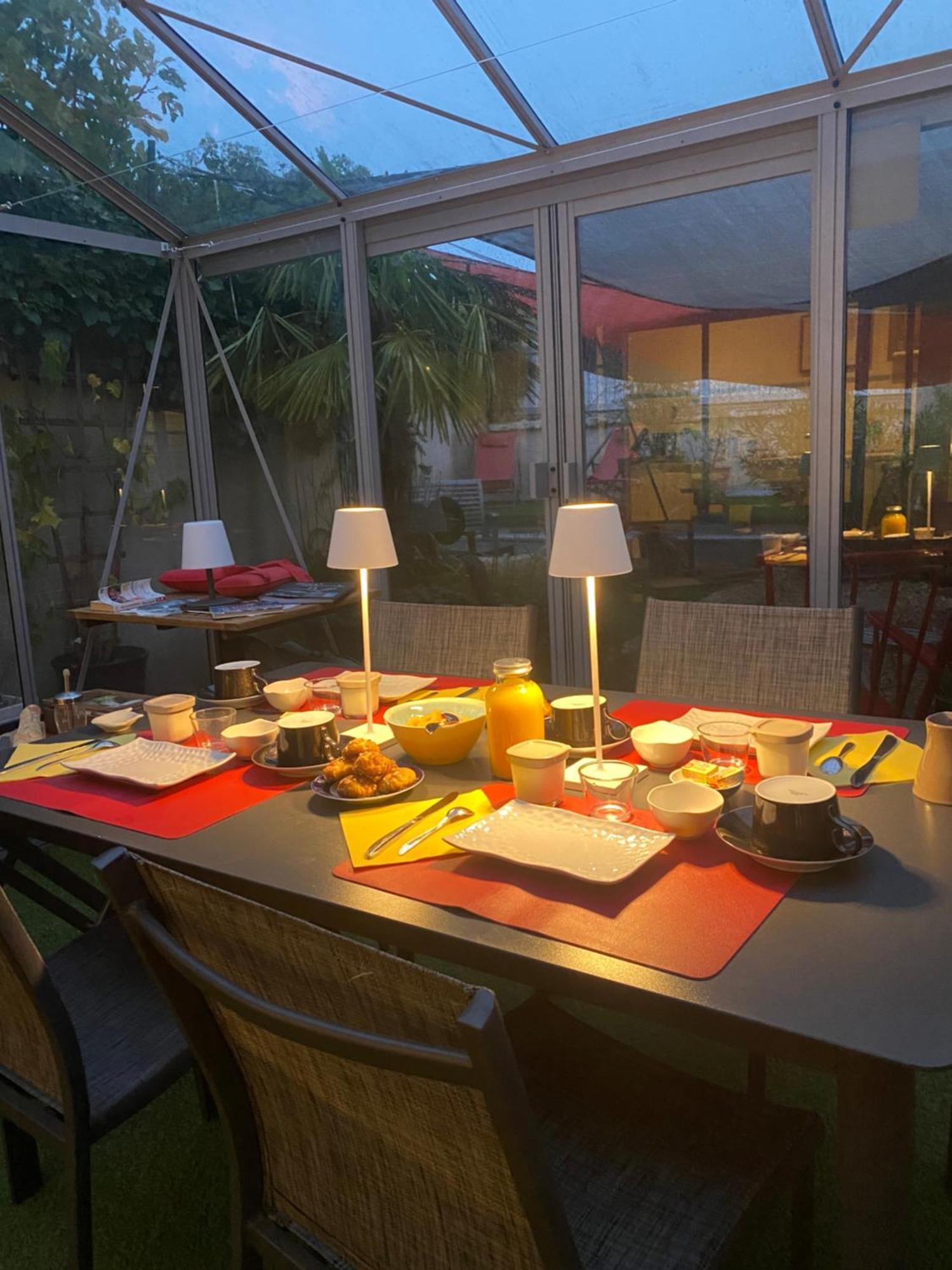 Suite En Terrasse A Cognac Exteriér fotografie